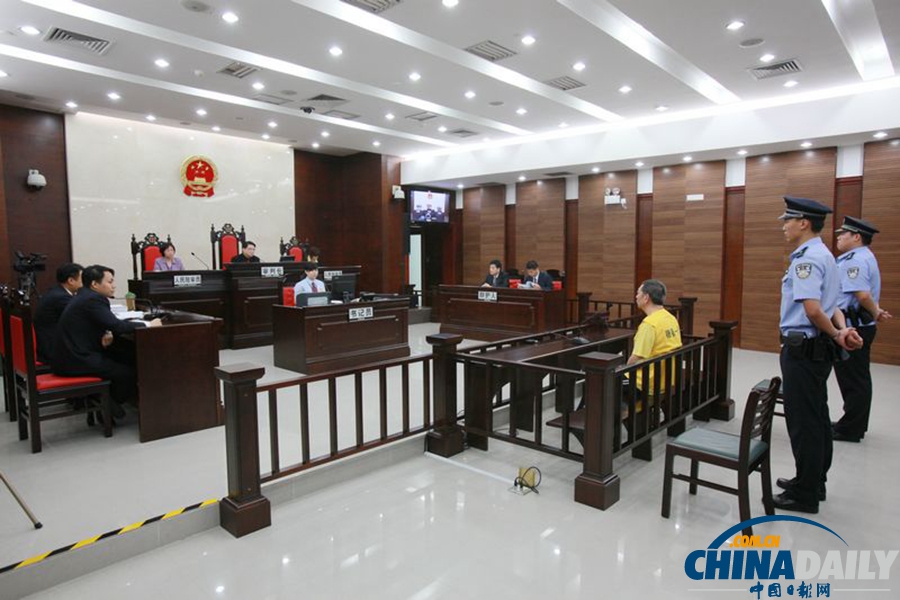 廣州“房叔”蔡彬受審 自稱年老多病請求輕判