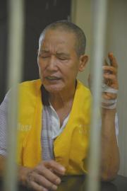 男子被父親酒后砍傷 向媒體自曝家丑(圖)