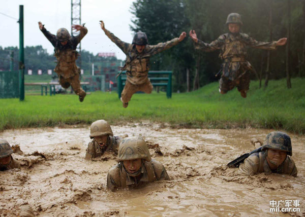 我軍特種兵極限獵人訓練曝光 教官態度很粗暴