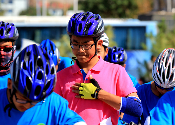 10多個國家和地區的281名青少年喜聚金昌開展生存訓練營活動