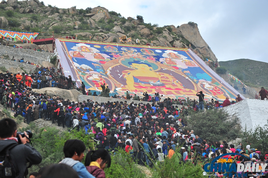 拉薩雪頓節(jié)開幕 哲蚌寺展佛