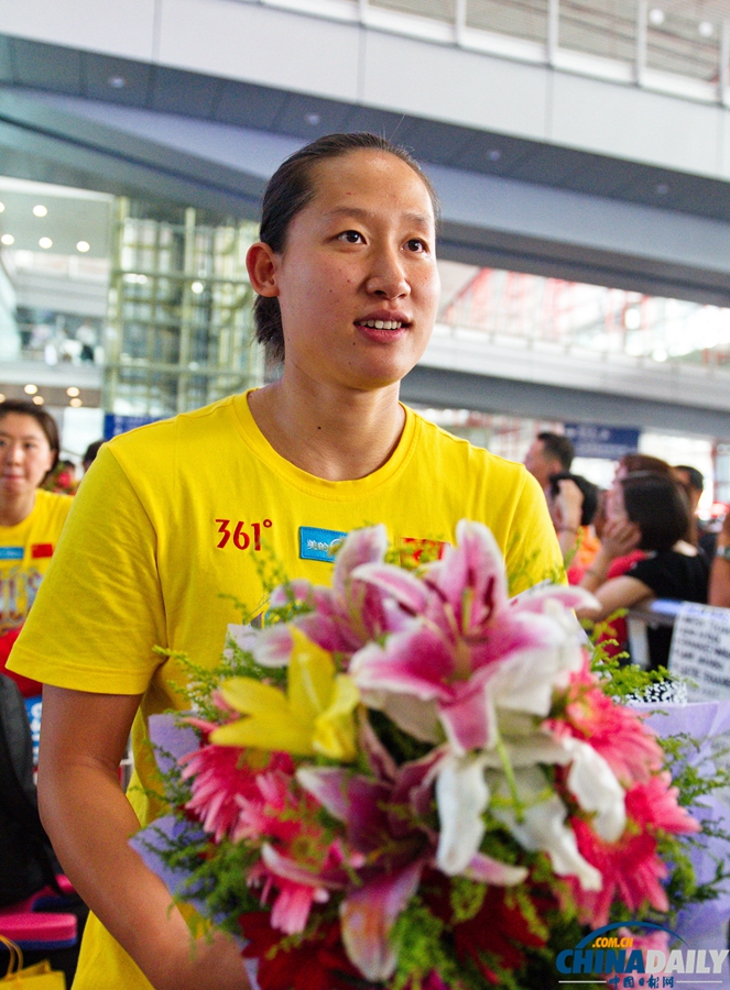 高清：中國游泳隊載譽回國