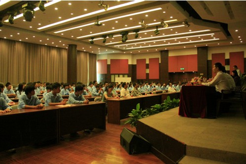 北京人文大學(xué)清華IT專(zhuān)業(yè)開(kāi)學(xué)典禮近日舉行