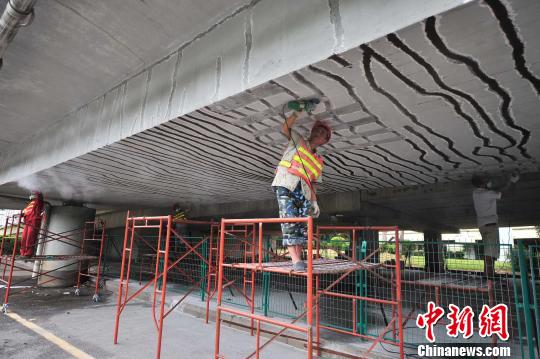 海口官方回應(yīng)立交橋匝道“豹紋現(xiàn)象”：橋梁安全