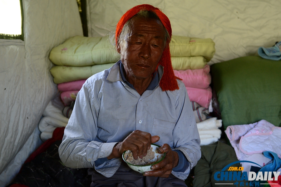 西藏昌都“8·12”震后災民學逃生知識