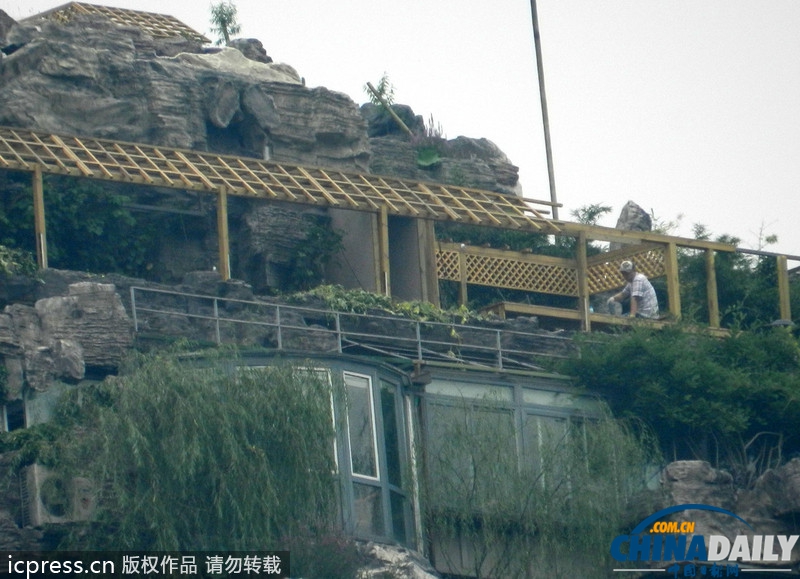 高清組圖：北京人濟山莊樓頂違建別墅開始拆除