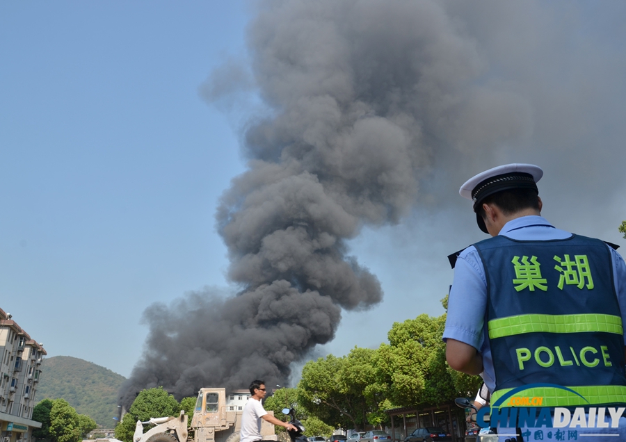 高清組圖：安徽巢湖一工廠發生大火