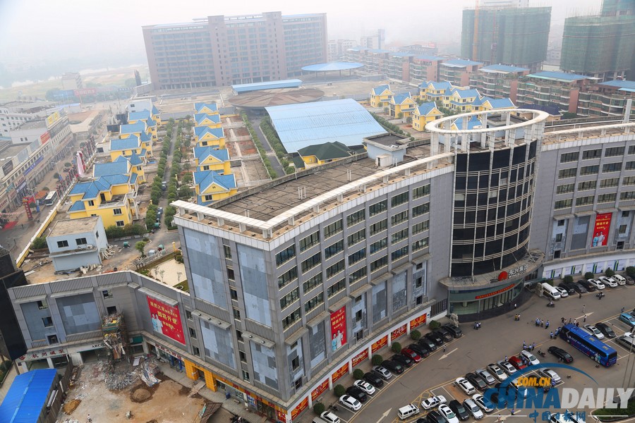 湖南衡陽(yáng)樓頂25棟違建別墅開(kāi)拆