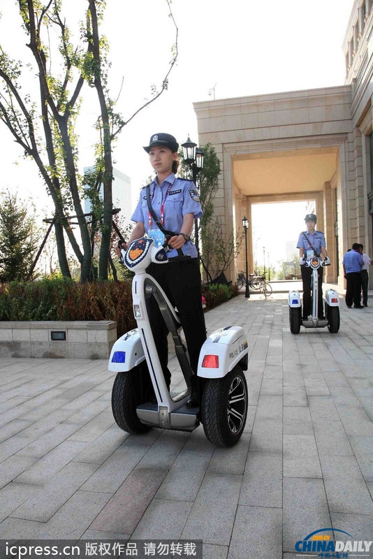 沈陽：新型警用電動巡邏車在全運村上崗