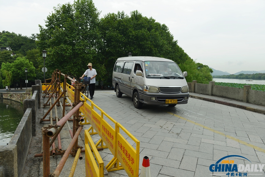 杭州西泠橋被撞石橋欄修復(fù)如初