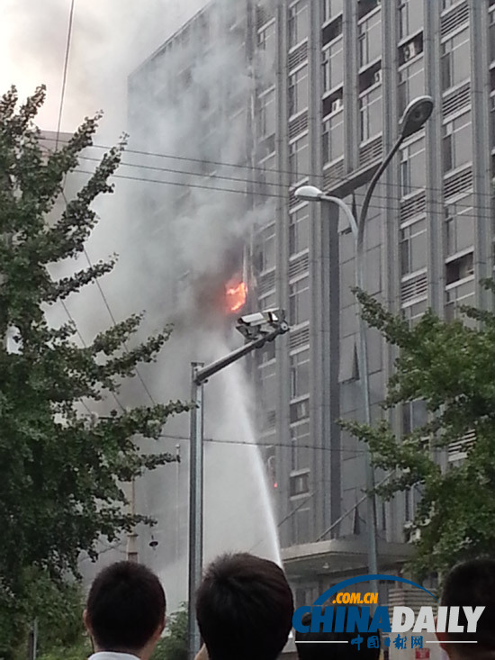 北京武警交通指揮部大樓空調(diào)爆炸引發(fā)火災(zāi)