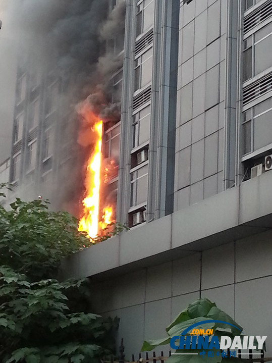 北京武警交通指揮部大樓空調爆炸引發火災