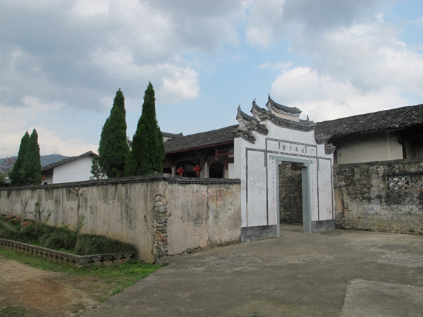 東方的古羅馬城堡——贛南客家圍屋