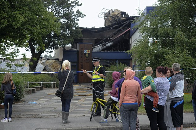 英5名學(xué)生疑開學(xué)前放火燒毀學(xué)校