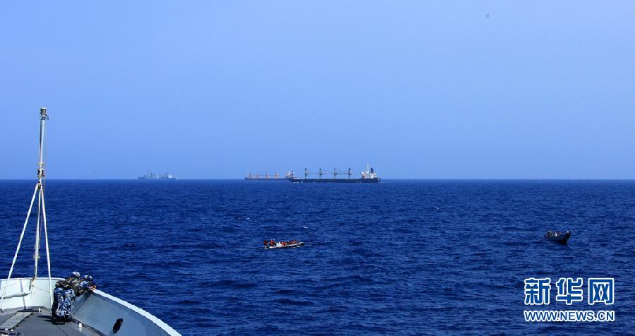 中國海軍第十五批護航編隊發現并成功驅離2艘可疑小艇