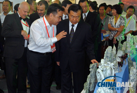 甘肅文博會張掖展廳吸引八方賓客駐足參觀