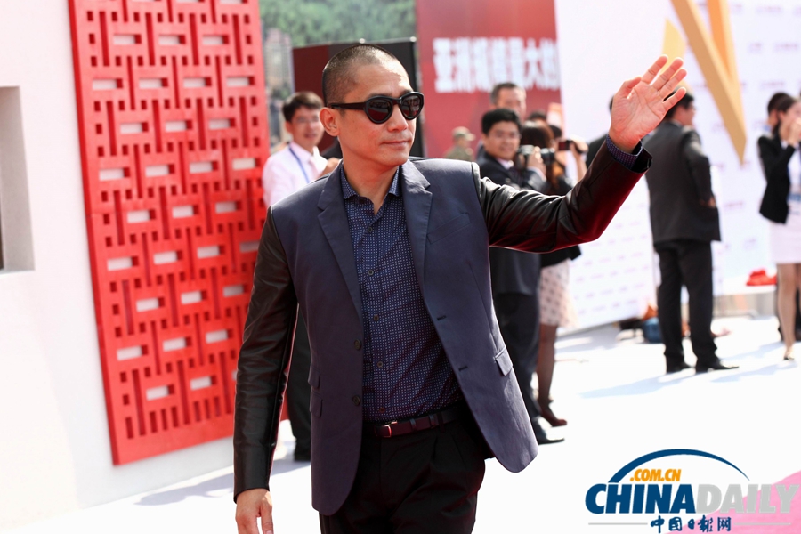 中外影星群集青島 助陣影視產(chǎn)業(yè)園啟動