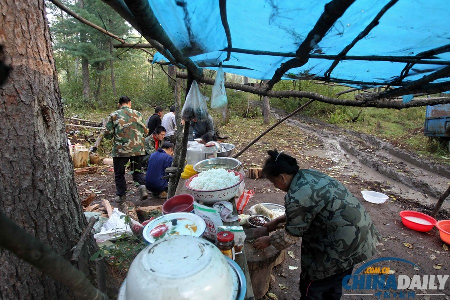 圖片故事：原始森林“跑山人”
