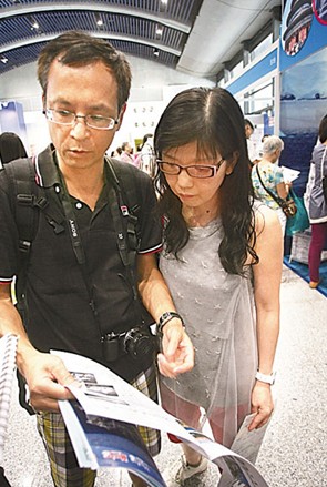 “旅游法”實(shí)施 “十一”內(nèi)地團(tuán)訪港或減三成