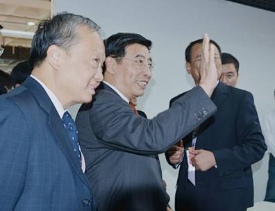 北京國(guó)際通信展開(kāi)幕 工信部苗圩部長(zhǎng)蒞臨愛(ài)立信展臺(tái)