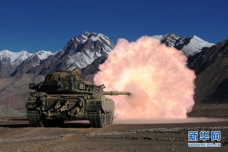 直擊解放軍萬人千車陸空協(xié)同高原大對抗