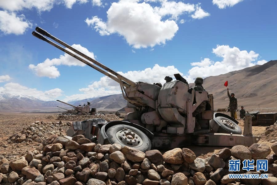 直擊解放軍萬人千車陸空協同高原大對抗