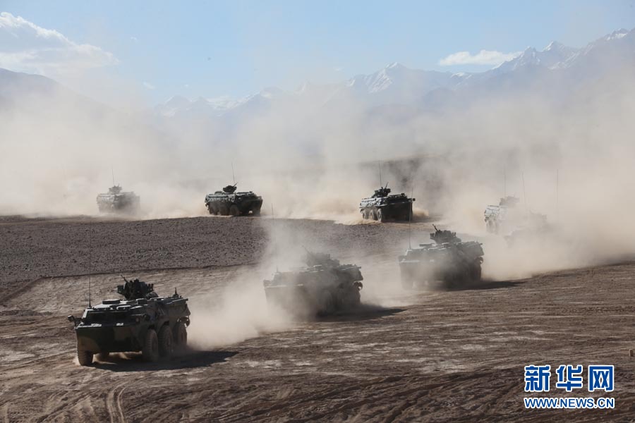 直擊解放軍萬人千車陸空協同高原大對抗