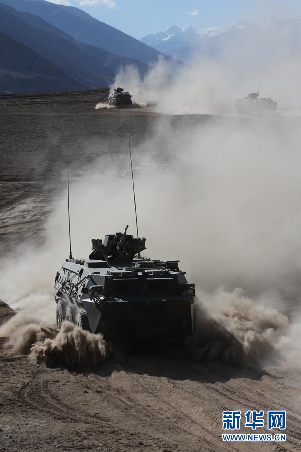 直擊解放軍萬人千車陸空協(xié)同高原大對抗