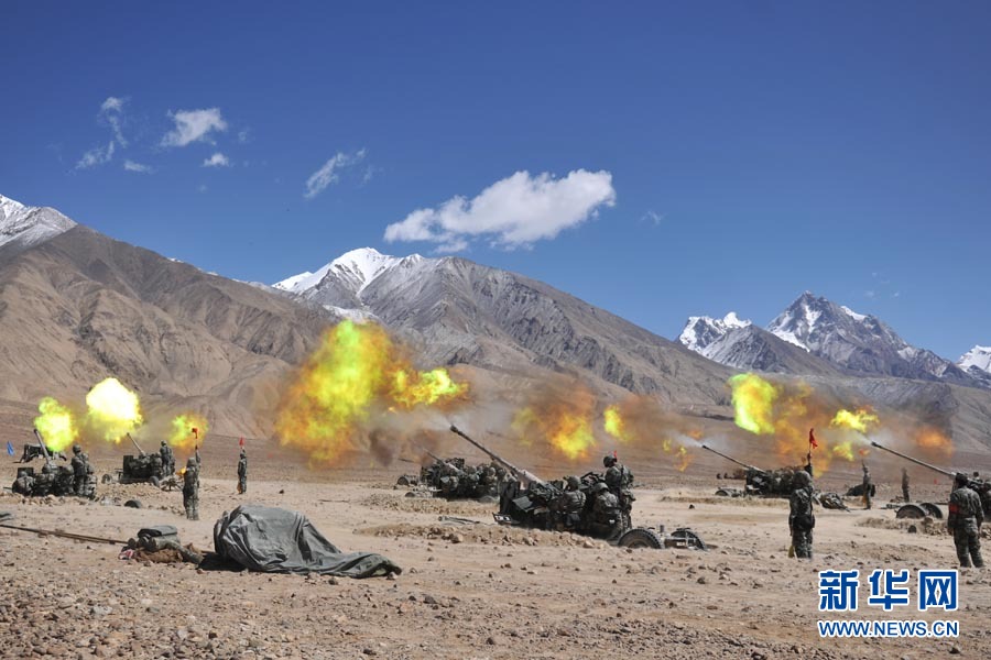 直擊解放軍萬人千車陸空協同高原大對抗