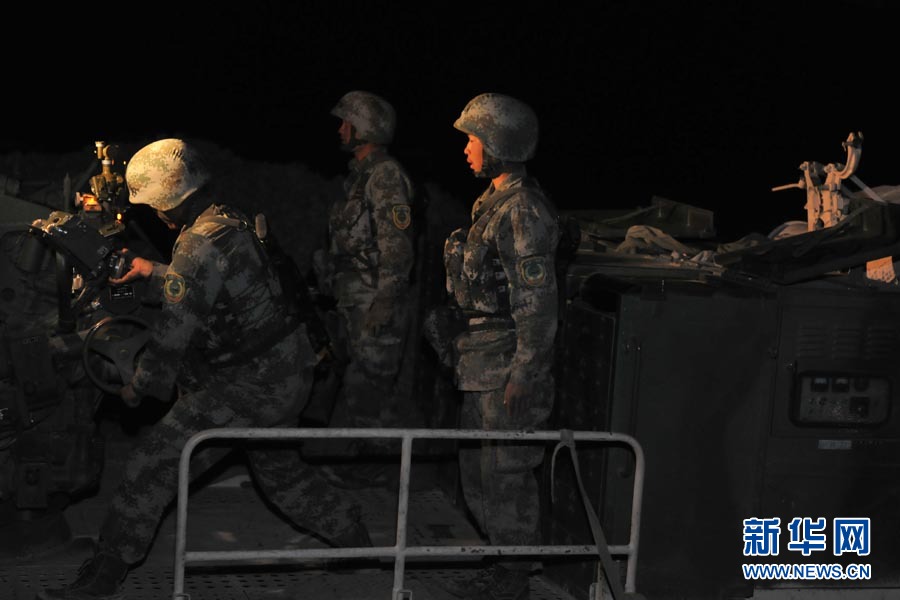 直擊解放軍萬人千車陸空協(xié)同高原大對抗