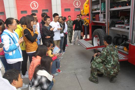 張家口微博微信聽(tīng)眾走進(jìn)紅門(mén)齊取“消防經(jīng)”