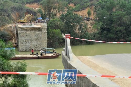 廣東惠東94米大橋垮塌70米 面包車墜河(組圖)