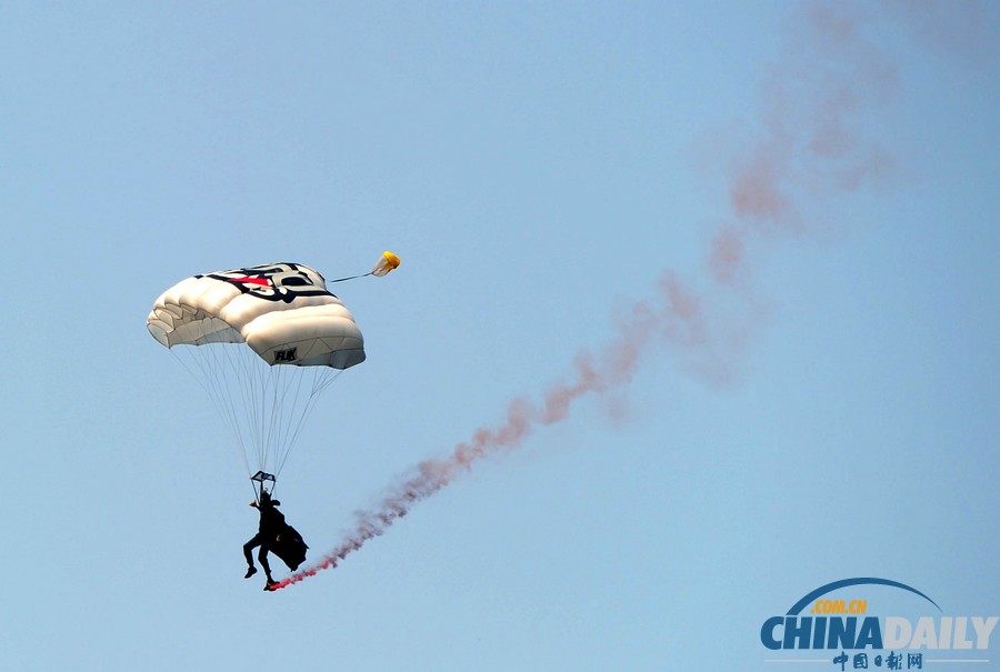 翼裝飛行世錦賽落幕 哥倫比亞選手喬納森奪冠