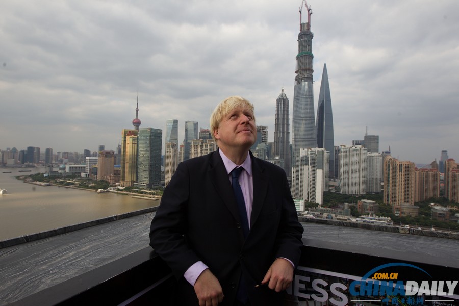 倫敦市長約翰遜騎自行車與中外媒體見面