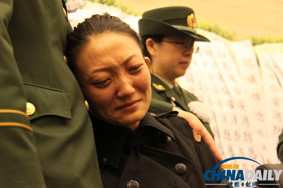 北京2名殉職消防員追悼會在八寶山舉行