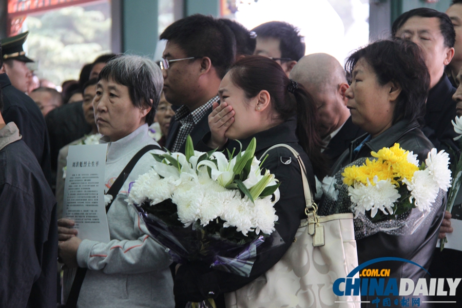 北京2名殉職消防員追悼會在八寶山舉行