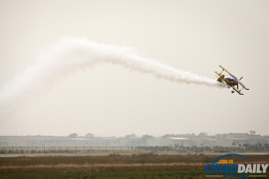 陜西渭南：國際通航大會進行試飛排練