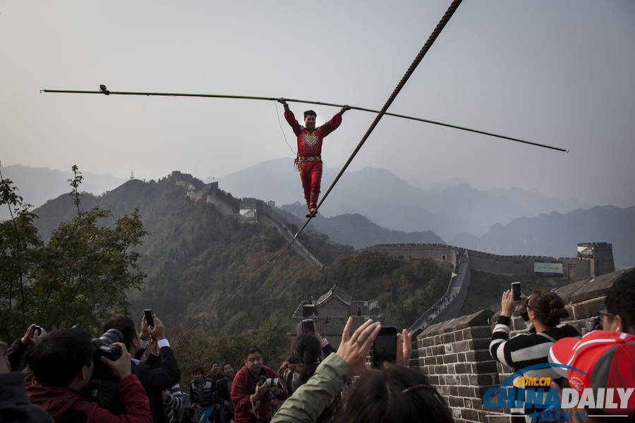 天津薊縣：阿迪力黃崖關成功跨越長城