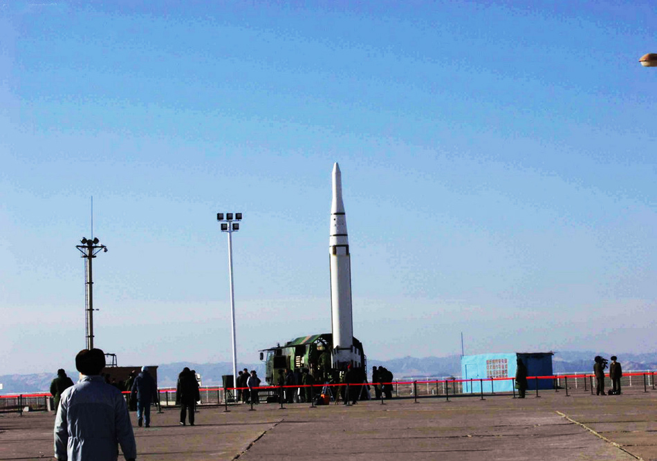 東風15C鉆地武器首次曝光 地下掩體瞬間粉碎