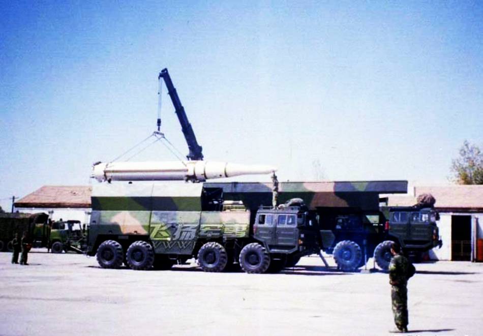 東風15C鉆地武器首次曝光 地下掩體瞬間粉碎