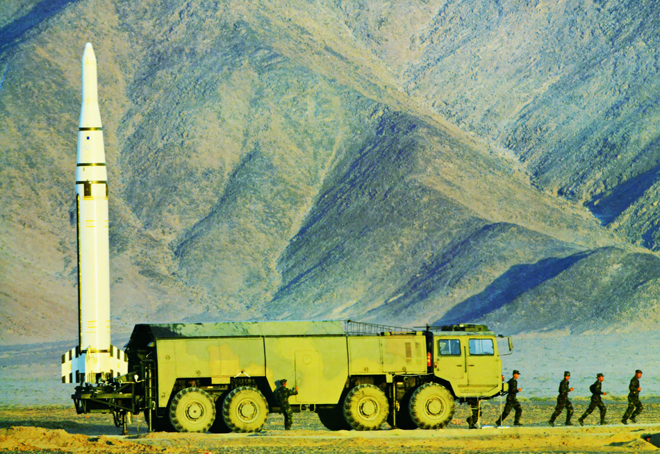 東風(fēng)15C鉆地武器首次曝光 地下掩體瞬間粉碎