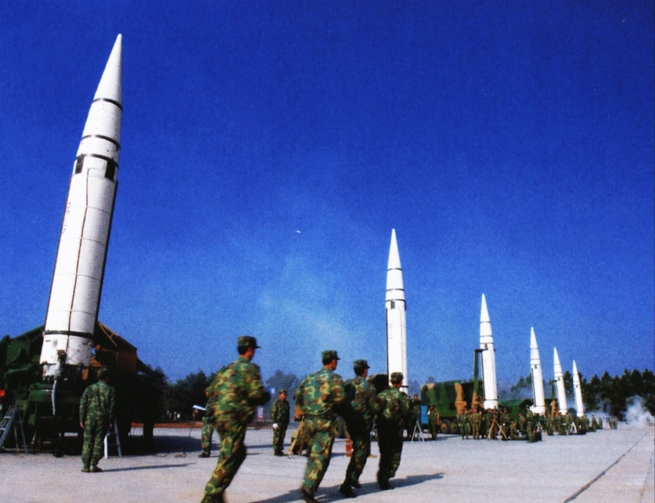 東風15C鉆地武器首次曝光 地下掩體瞬間粉碎