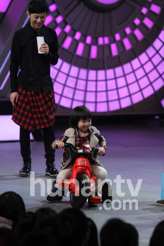 《爸爸去哪兒》萌娃鬧“大本營”