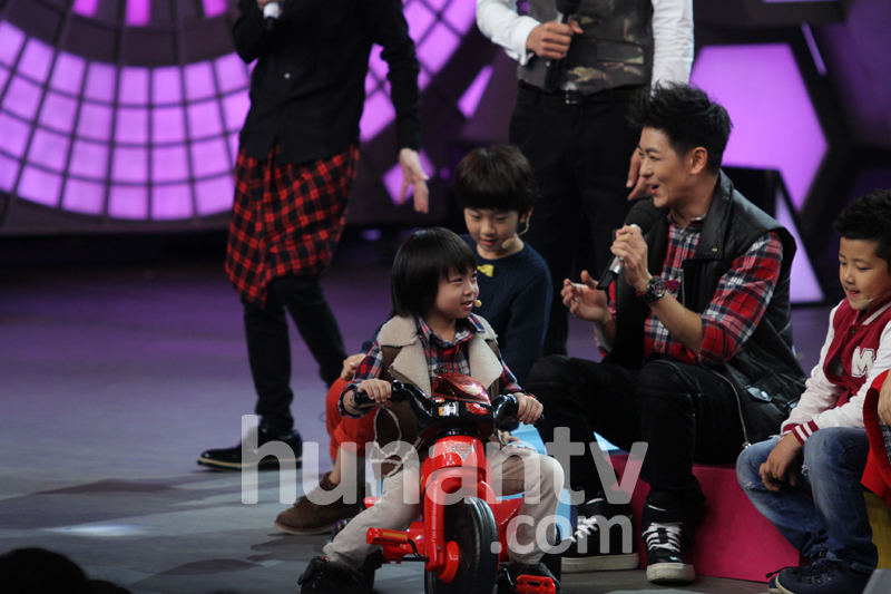 《爸爸去哪兒》萌娃鬧“大本營”