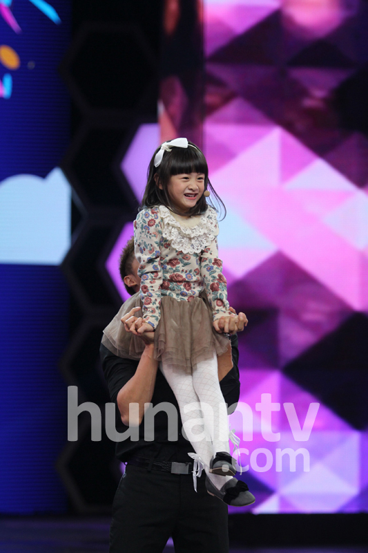 《爸爸去哪兒》萌娃鬧“大本營”