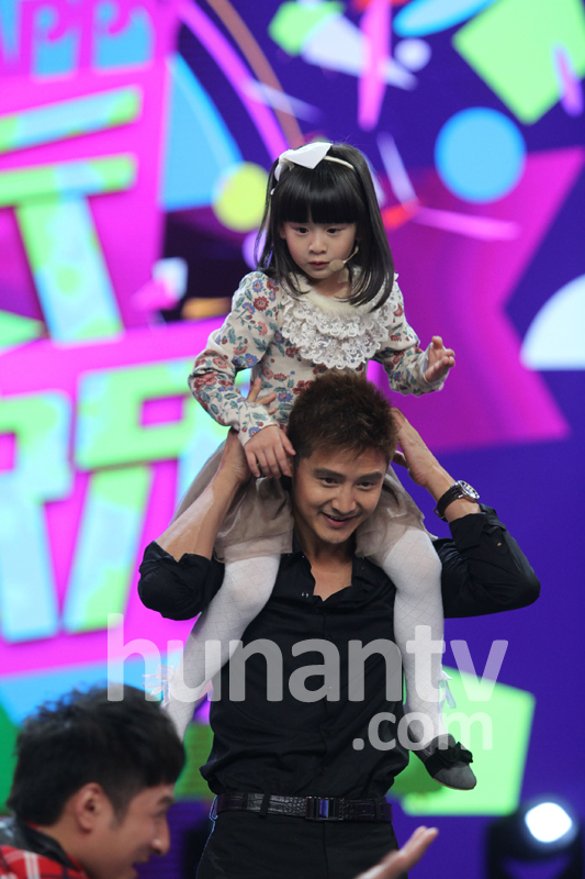 《爸爸去哪兒》萌娃鬧“大本營”