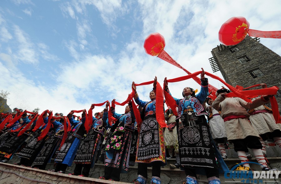 四川理縣羌寨舉行“花兒納吉”賽歌節 歡慶羌歷新年