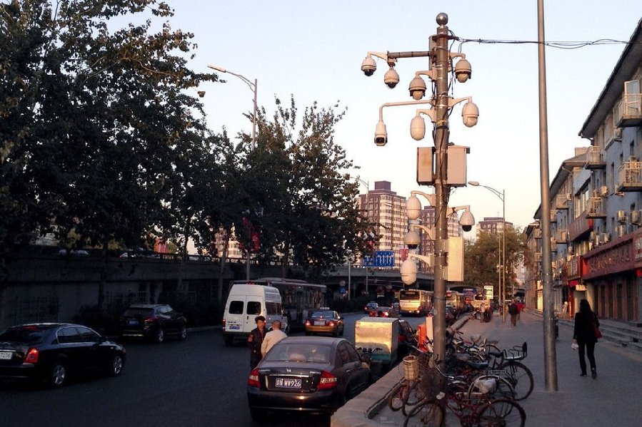 北京上海兩市路段現密集探頭遭調侃