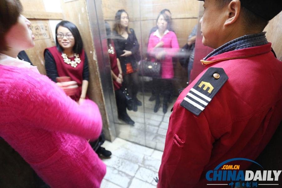 衡陽(yáng)一大廈電梯收損耗費(fèi) 坐電梯1元1次引爭(zhēng)議