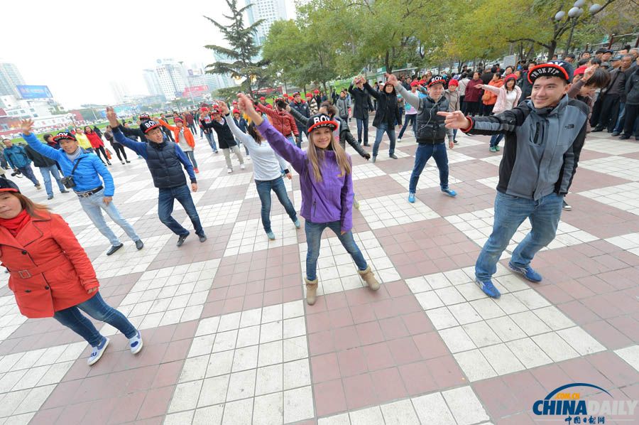 蘭州男子光棍節“快閃”求婚成功